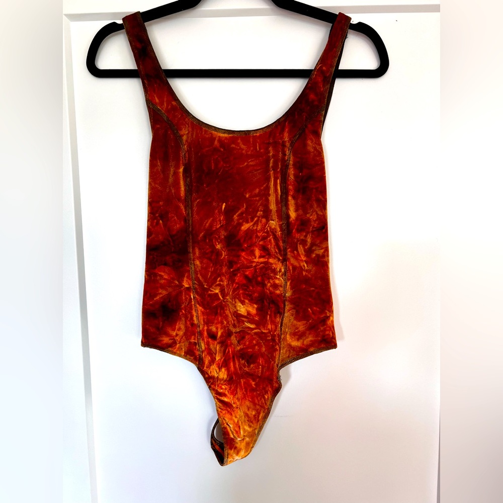 Wilfred free velvet bodysuit